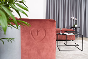 COFFEE TABLE SILENCE